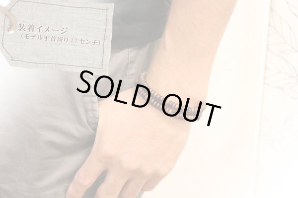 画像4: 女性にもおすすめ!内周16cm弱【108玉ブレス】栴檀 茶水晶 (せんだん ちゃすいしょう)数珠ブレスレット (4)