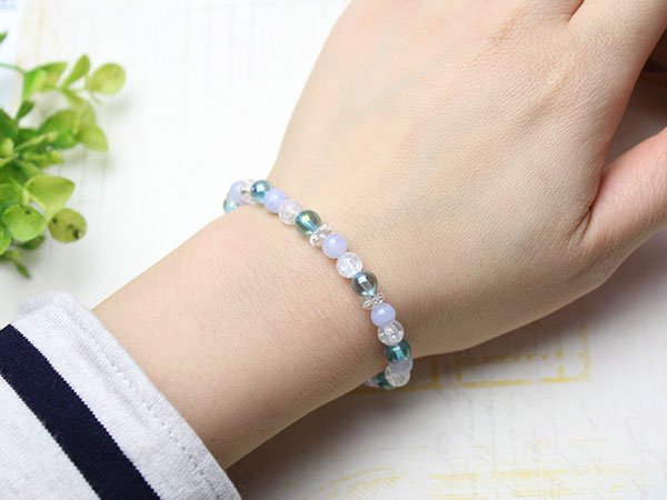 画像4: 【良好な人間関係】 アクアオーラ・ブルーレース・クラック水晶 その他 パワーストーン ブレスレット (4)