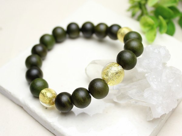 画像2: 10ミリ 生命樹 (緑檀) 金箔トンボ玉仕立 数珠ブレスレット メンズ レディース 男性用 女性用 グリーン 手づくり 贈答品 贈り物 記念日 (2)