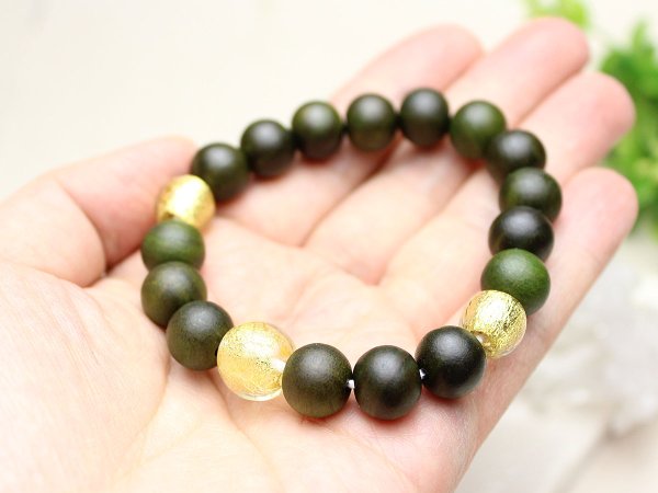 画像3: 10ミリ 生命樹 (緑檀) 金箔トンボ玉仕立 数珠ブレスレット メンズ レディース 男性用 女性用 グリーン 手づくり 贈答品 贈り物 記念日 (3)