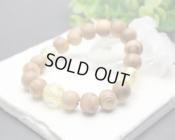 画像3: 再入荷◆稀少◆屋久杉×金沢産金箔入とんぼ玉 ブレスレット (3)