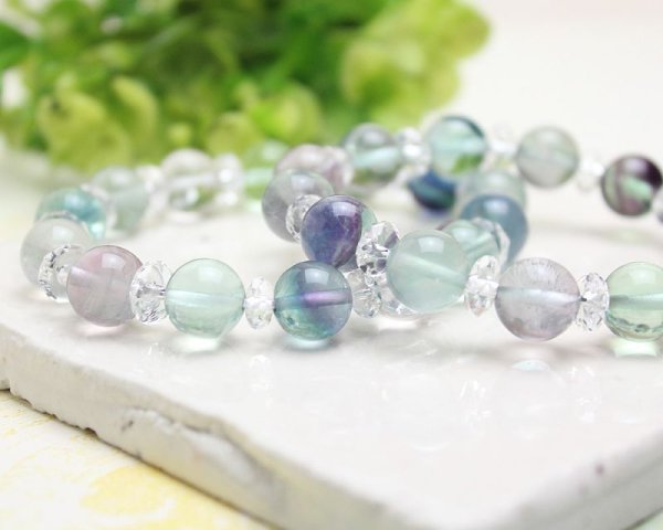 画像2: 癒し・未来♪10ミリフローライト(蛍石)×ボタンカット水晶 パワーストーン ブレスレット (2)
