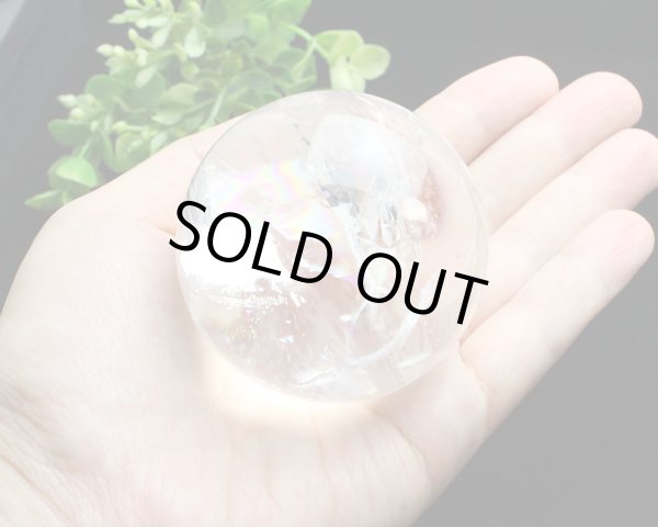 画像5: レインボー入◆水晶　丸玉 約59ミリ　置石　メール便不可 (5)