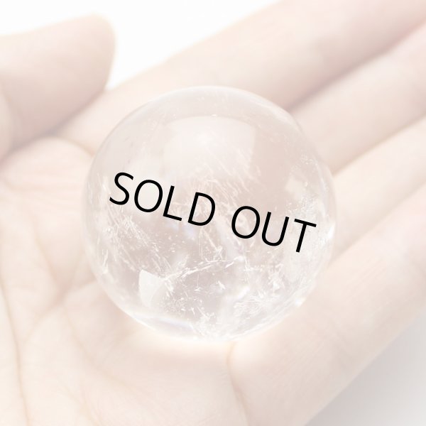 画像3: レインボー入 ◆ 水晶 丸玉 約37ミリ 置石 メール便不可 (3)