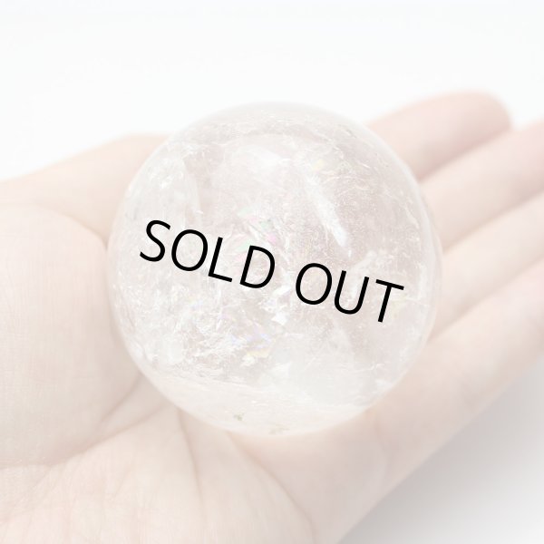 画像3: 【セール20%OFF】レインボー入 ◆ 水晶 丸玉 約55ミリ 置石 メール便不可 (3)