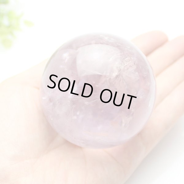 画像4: レインボー入 ラベンダーアメジスト 丸玉 約64ミリ 置石 (4)