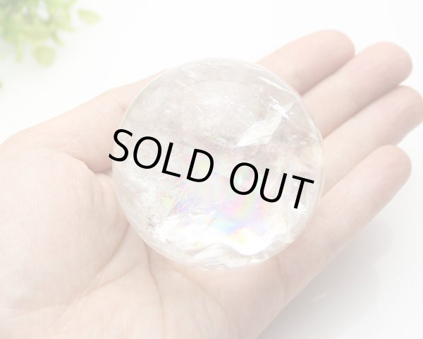 画像3: 【セール20%OFF】レインボー入 ◆ 水晶 丸玉 約58ミリ 置石 メール便不可 (3)