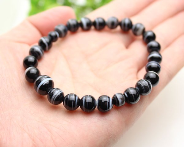 画像2: 内周17.5cm 8ミリ 黒縞瑪瑙 数珠ブレスレット(念珠タイプ) (2)