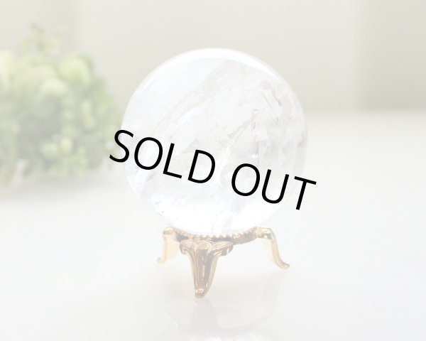 画像4: レインボー入 ◆ 水晶 丸玉 約49ミリ 置石 メール便不可 (4)