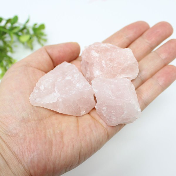 画像5:  かちわり 天然 ローズクォーツ 5個セット 約250g-350g パワーストーン 浄化 空間浄化 ヒーリング スピリチュアル 鑑定 (5)