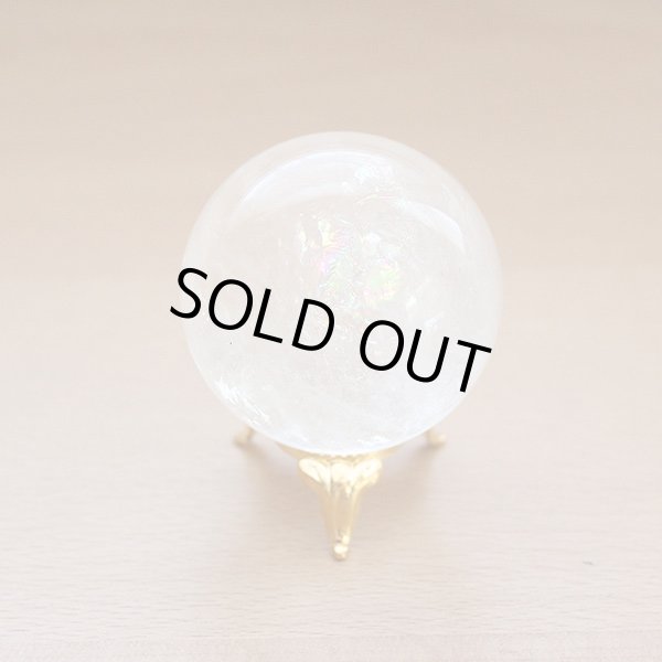 画像4: レインボー入 ◆ 水晶 丸玉 約50ミリ 置石 メール便不可 (4)