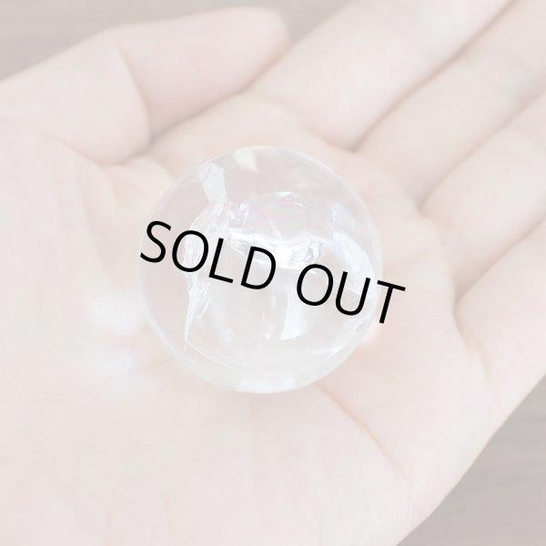 画像3: レインボー入 ◆ 水晶 【C】丸玉 約34ミリ 置石 スフィア メール便不可 (3)