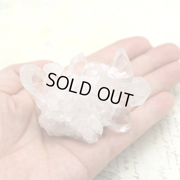 画像5: トマスゴンサガ産 水晶 クラスター 123g  トレー・さざれチップ付 (5)