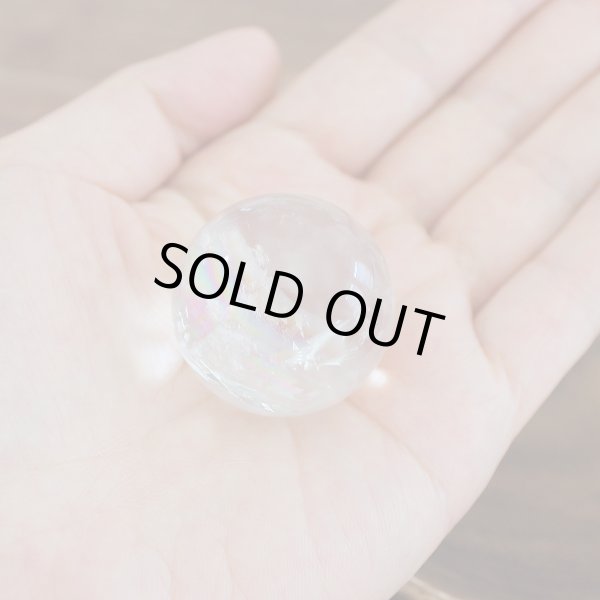 画像2: レインボー入 ◆ 水晶 【B】丸玉 約32ミリ 置石 スフィア メール便不可 (2)