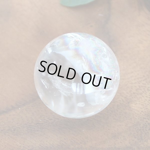 画像3: レインボー入 ◆ 水晶 【B】丸玉 約32ミリ 置石 スフィア メール便不可 (3)
