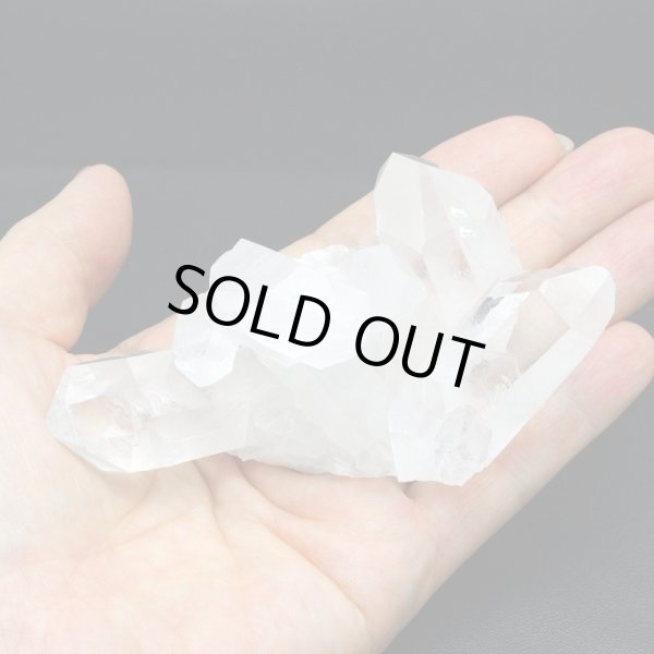 画像6: トマスゴンサガ産 水晶 クラスター 153g  トレー・さざれチップ付 (6)