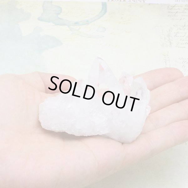 画像6: トマスゴンサガ産 水晶 クラスター 111g  トレー・さざれチップ付 (6)