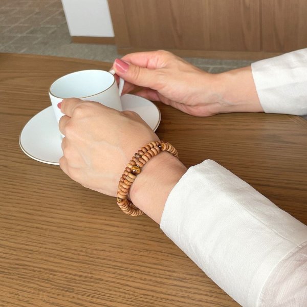 画像5: 内周17cm【108玉ブレス】白檀 虎目石 (びゃくだん とらめいし)数珠ブレスレット 男性用 女性用 父の日 母の日 敬老の日 ペア (5)