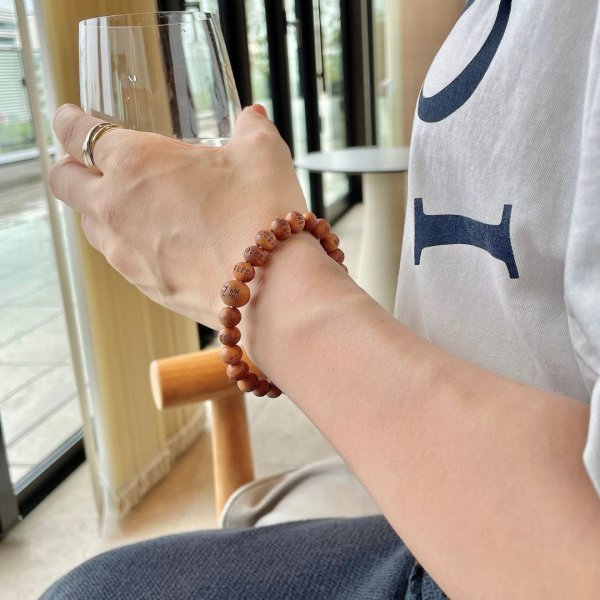 画像7: 内周17cm【般若心経彫】 白檀 （8ミリタイプ） 数珠 ブレスレット メンズ レディース 男性用 女性用 父の日 敬老の日 贈り物 ペア (7)