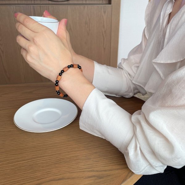 画像5: 内周17cm/18cm【般若心経彫】白檀(俵型タイプ) オニキス 数珠ブレスレット (5)